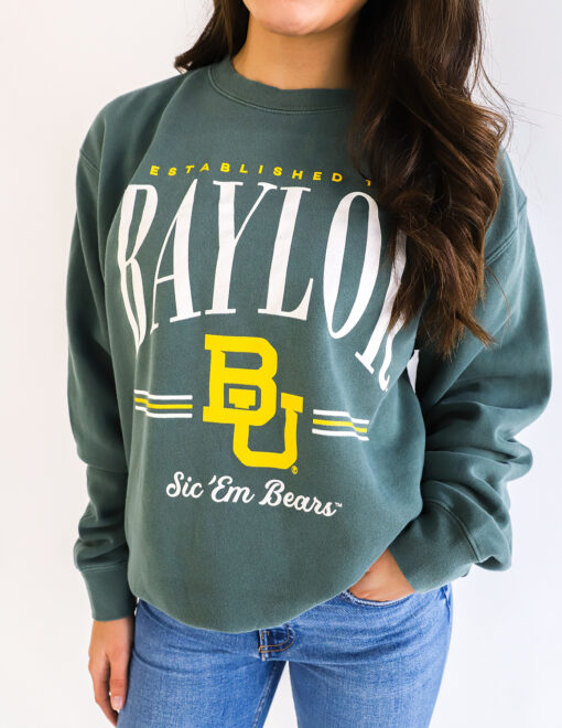 model-baylor-bears-tall-text-bu-pigment-dyed-crewneck-sweatshirt-alpine-green-155653-PRM3500-alpine (2)